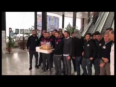 Arezzo generoso in campo e fuori: visita natalizia ai bambini della Pediatria