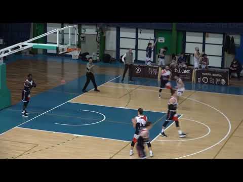 Amen Sba contro il Montecatini per il rush finale del campionato di Serie C al PalaEstra