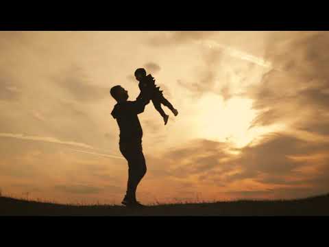 Festa del papà, la storia di un padre single. 