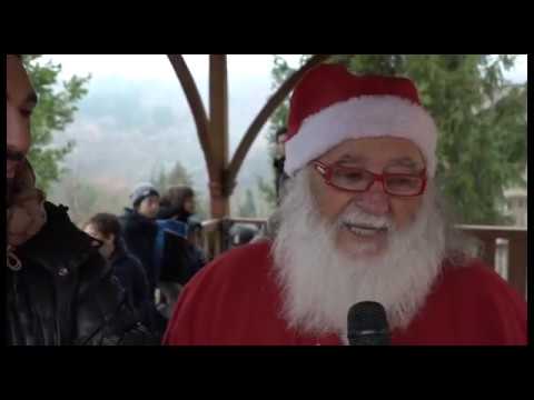 A Lierna (Poppi) Babbo Natale arriva a cavallo 