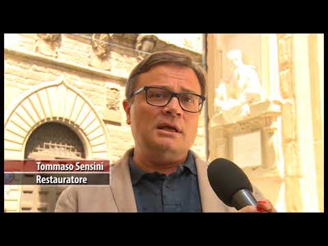 Restaurato il tabernacolo dedicato a Vasari in Piazza Grande