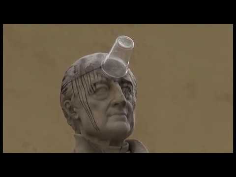 Arezzo, rabbia e indignazione per lo sfregio alla statua del Fossombroni