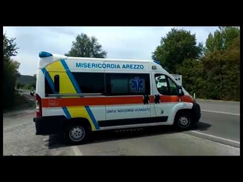 Arezzo, scontro auto-camion: gravi marito e moglie