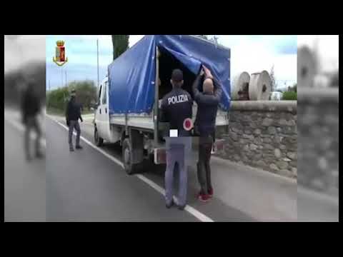 Capolarato in Toscana, tre arresti e quatto denunce. Braccianti pagati 4 euro l'ora