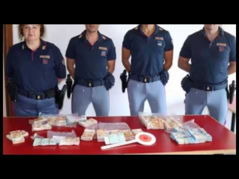 In A1 con 227.000 euro in contanti: due denunce per riciclaggio