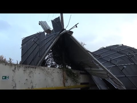 Maltempo. Oltre 200 interventi dei vigili del fuoco di Arezzo, scoperchiato Todis